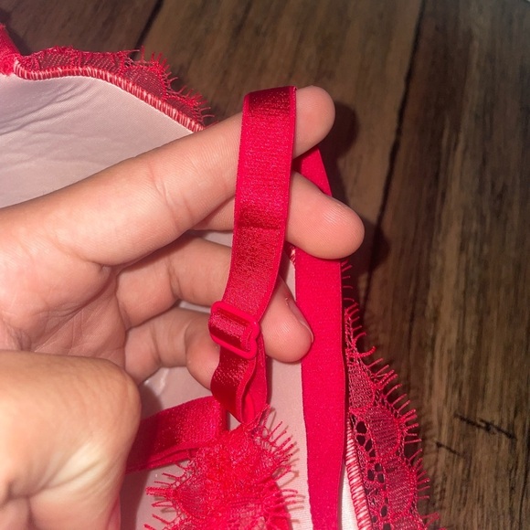 ❤️🔥Victorias secret very sexy plunge bra red lace bra strappy bra - Picture 12 of 15